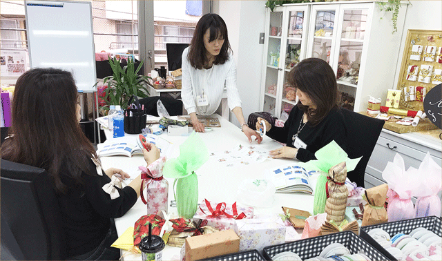 ギフトラッピング,応用,ラッピング協会,画像
